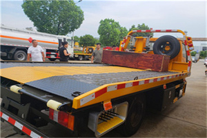 黄浦区附近拖车电话号码服务