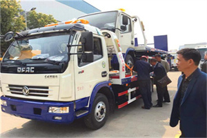 黄浦区汽车道路救援拖车价格